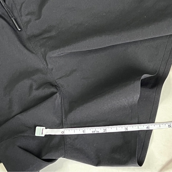 Athleta Black Crossroads High Rise Featherweight Athletic Shorts Women’s Size XS - Picture 9 of 11